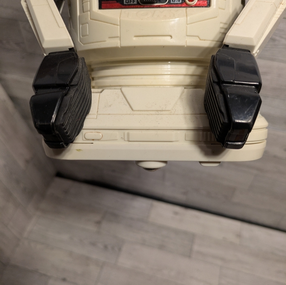 Tomy Retro Robot Action Figure - Cream and Red - Picture 9 of 9
